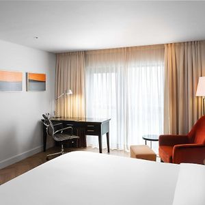 Junior Suite Lounge Access
